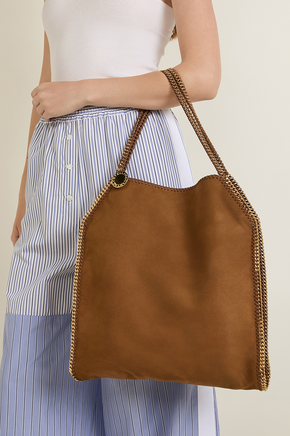 תמונת כל הלוק של תיק